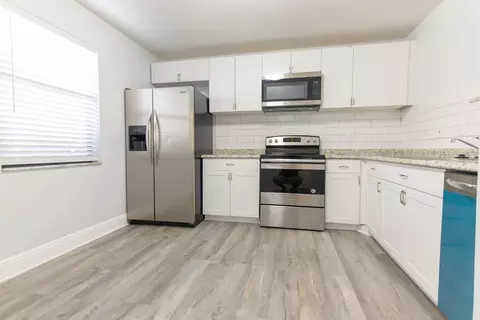 1507 Lakeview Dr E, Royal Palm Beach, FL 33411