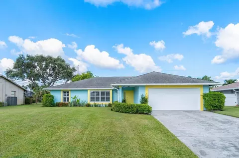 9893 Daisy Ave, Palm Beach Gardens, FL 33410