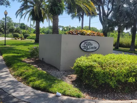 17 Lake Vista Trl #207, Port Saint Lucie, FL 34952