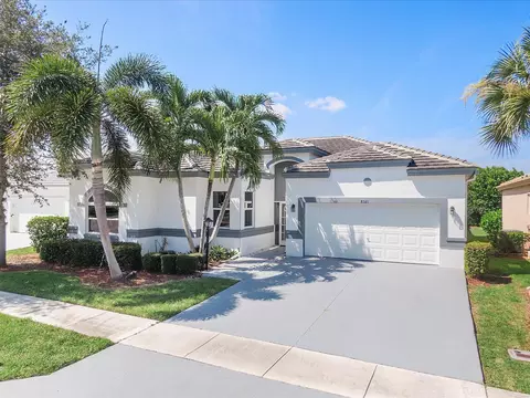 8521 Golden Cypress Ct, Lake Worth, FL 33467