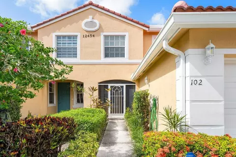12454 Crystal Pointe Dr #102, Boynton Beach, FL 33437