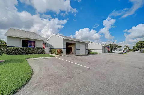 2641 Gately Dr W #2101, West Palm Beach, FL 33415