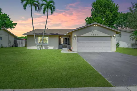 9623 Saddlebrook Dr, Boca Raton, FL 33496