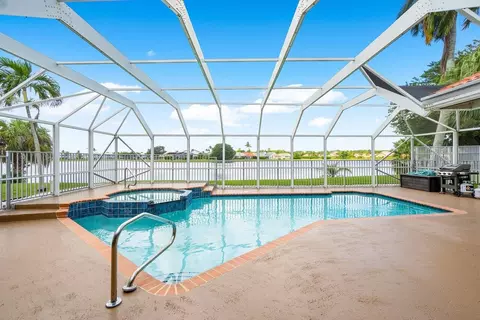 6599 Lake Loran Way, Lake Worth, FL 33467