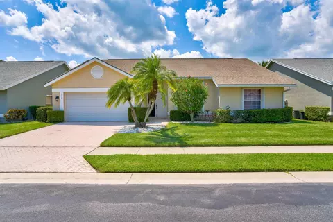 272 Moccasin Trl W, Jupiter, FL 33458
