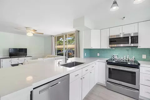 123 Yacht Club Way #101, Hypoluxo, FL 33462