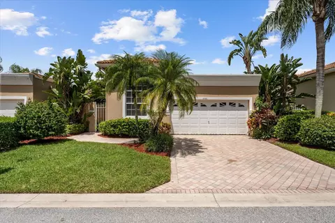 4550 Carlton Golf Dr, Wellington, FL 33449