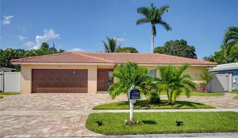 19 Tam O Shanter Ln, Boca Raton, FL 33431