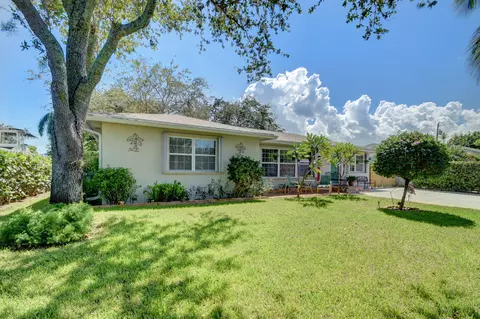 1239 16th Ave N, Lake Worth Beach, FL 33460