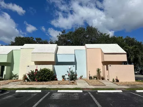 25 Deer Crk #C105, Deerfield Beach, FL 33442