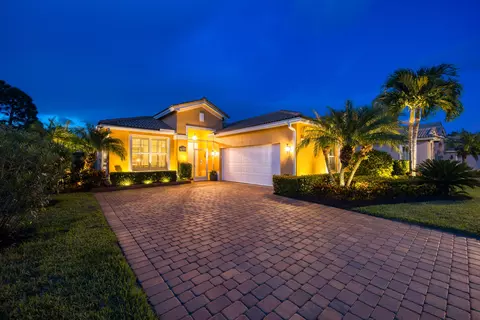 4175 NW Oakbrook Cir, Jensen Beach, FL 34957