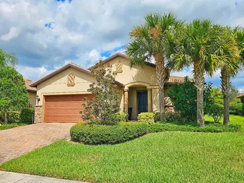 223 SE Courances Dr, Port Saint Lucie, FL 34984