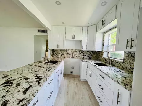 25 Coventry B, West Palm Beach, FL 33417