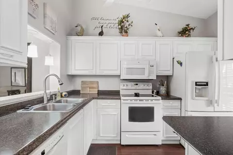 3378 Lucerne Park Dr #3B, Greenacres, FL 33467