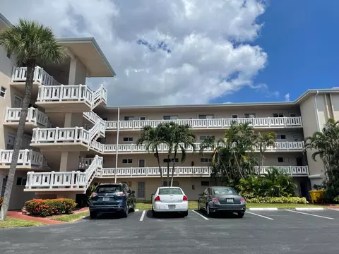 2669 S Garden Dr #102, Lake Worth, FL 33461