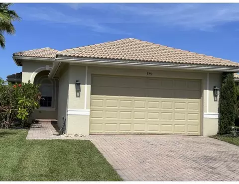 841 Bent Creek Dr, Fort Pierce, FL 34947