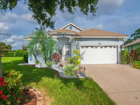882 NW Sarria Ct, Port Saint Lucie, FL 34986
