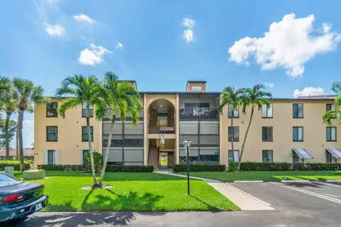 812 Sky Pine Way #E2, Greenacres, FL 33415