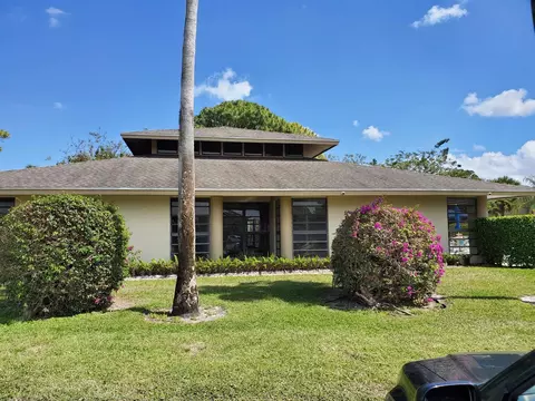 1846 Abbey Rd #203, West Palm Beach, FL 33415