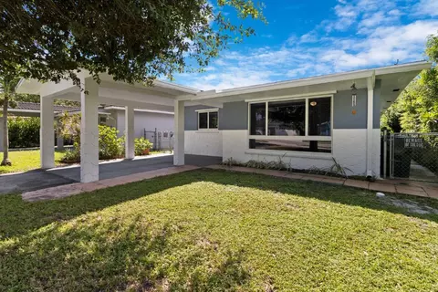 672 NE 35th St, Oakland Park, FL 33334