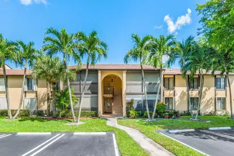 813 Sky Pne #D1, Greenacres, FL 33415