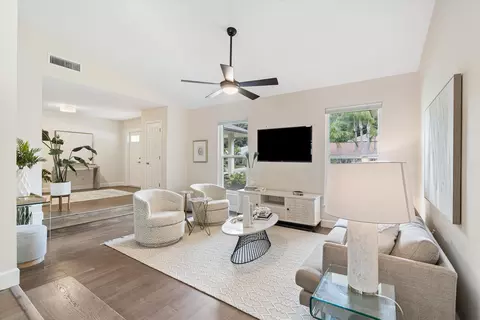 2562 Pepperwood Cir, North Palm Beach, FL 33410
