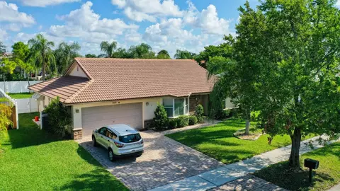 7661 NW 23rd St, Margate, FL 33063