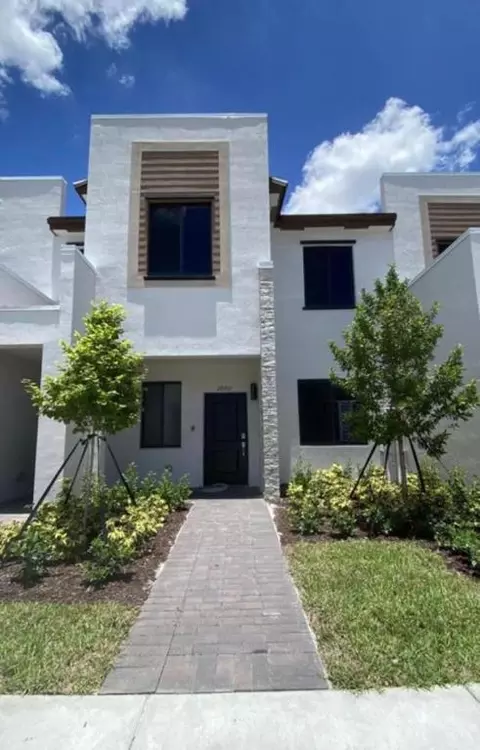 20711 NE 7th Pl, Miami, FL 33179
