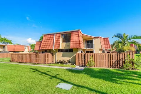 8140 Thames Blvd #C, Boca Raton, FL 33433