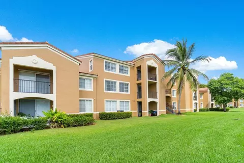7950 N Nob Hl #206, Tamarac, FL 33321