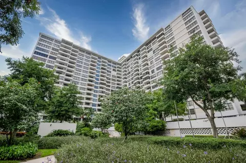 600 Three Iss #109, Hallandale Beach, FL 33009