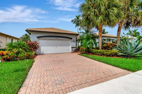 10769 Royal Caribbean Cir, Boynton Beach, FL 33437