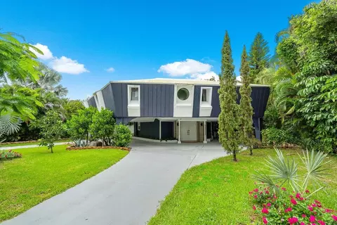 2435 Cardinal Ln, Palm Beach Gardens, FL 33410