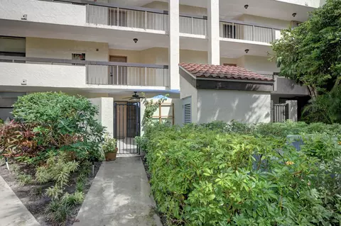 955 Egret Cir #104, Delray Beach, FL 33444