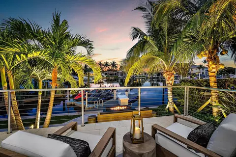 709 Waterway Dr, North Palm Beach, FL 33408