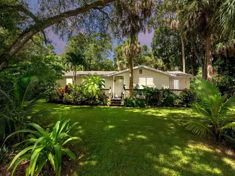 165 48th, Vero Beach, FL 32968