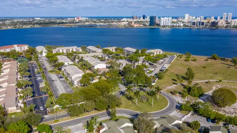 700 Executive Ctr #27, West Palm Beach, FL 33401
