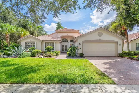 6890 Fiji Cir, Boynton Beach, FL 33437