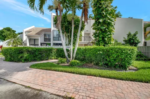 2202 Bridgewood Dr #2202, Boca Raton, FL 33433