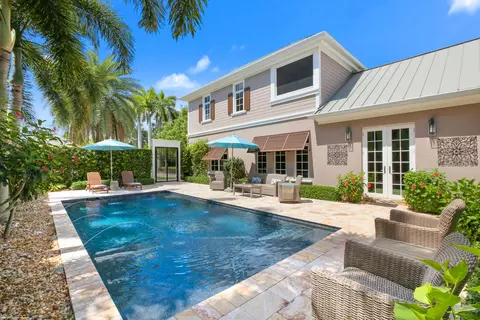 10323 SE Marigold Cir, Hobe Sound, FL 33455