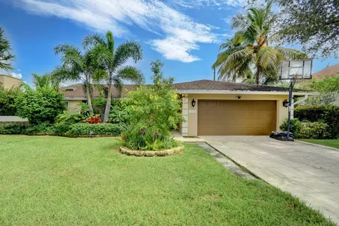 1570 Farmington Ave, Wellington, FL 33414