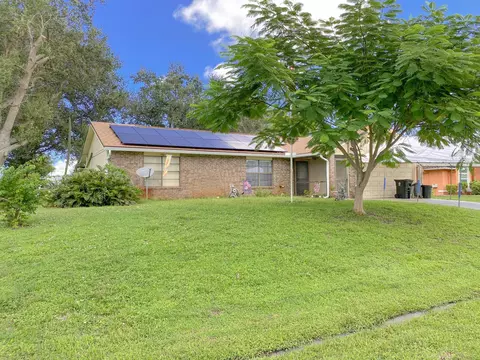 189 SW Covington Rd, Port Saint Lucie, FL 34953