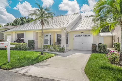 475 NW Casanova Cir, Port Saint Lucie, FL 34986