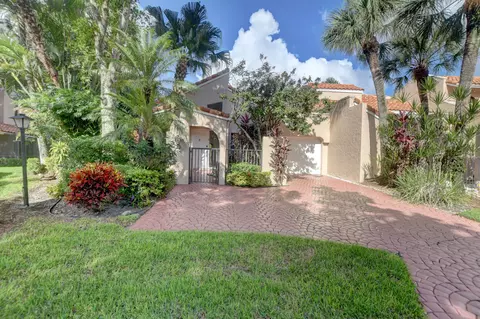 22780 Meridiana Dr, Boca Raton, FL 33433