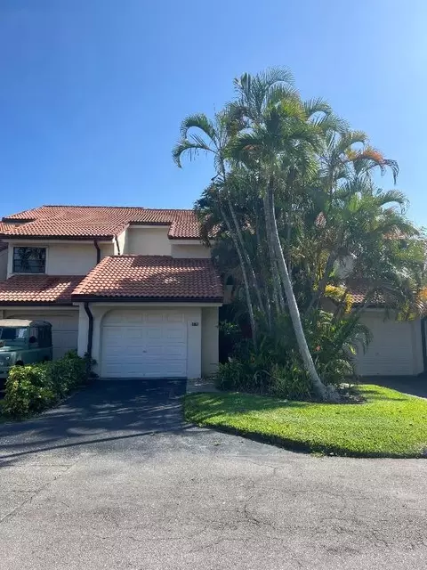 1800 Embassy Dr #114, West Palm Beach, FL 33401