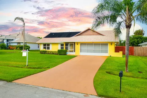 871 SE Sweetbay Ave, Port Saint Lucie, FL 34983