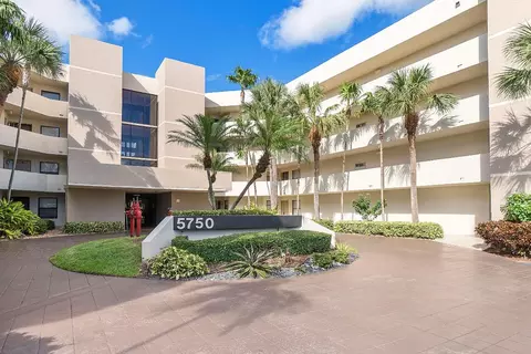5750 Camino Del Sol #405, Boca Raton, FL 33433