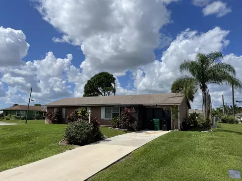 2574 SW Deckard St, Port Saint Lucie, FL 34953
