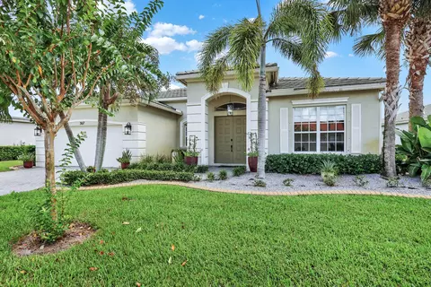 307 SW Lake Forest Way, Port Saint Lucie, FL 34986