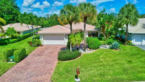 40 Hampshire Ln, Boynton Beach, FL 33436